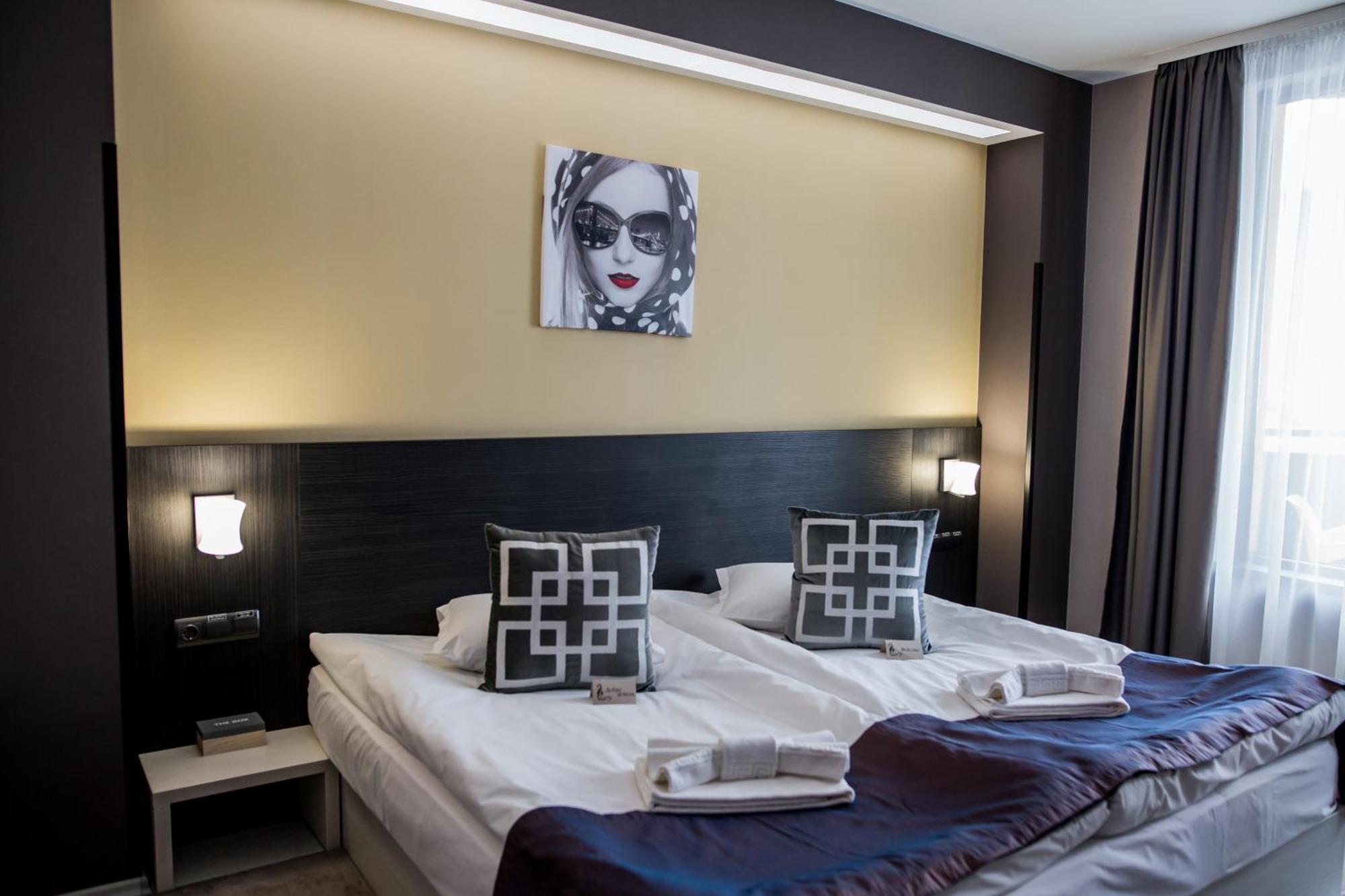 Hotel Idol Ταργκόβιστε Εξωτερικό φωτογραφία